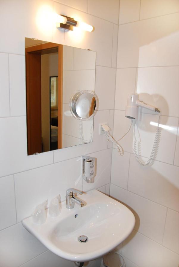 Hotel Rheinischer Hof Erkrath Esterno foto
