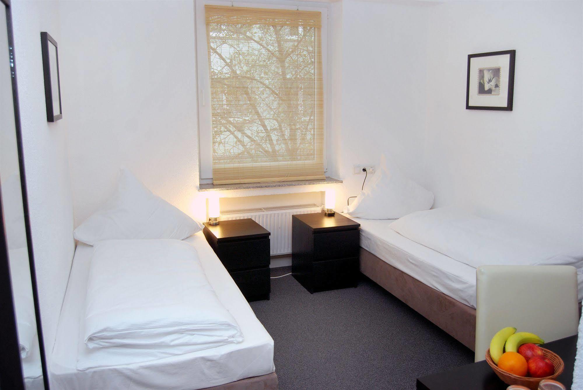 Hotel Rheinischer Hof Erkrath Esterno foto